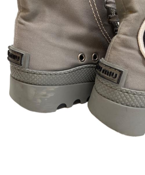 MIU MIU（ミュウミュウ）MIU MIU (ミュウミュウ) ハイカットスニーカー グレー サイズ:36の古着・服飾アイテム