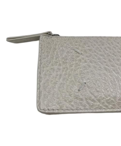 Maison Margiela（メゾンマルジェラ）Maison Margiela (メゾンマルジェラ) 4ステッチ フラグメントケース ホワイトの古着・服飾アイテム