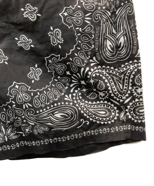 HIDE AND SEEK（ハイドアンドシーク）HIDE AND SEEK (ハイドアンドシーク) Bandana Pattern Short ブラック サイズ:Lの古着・服飾アイテム