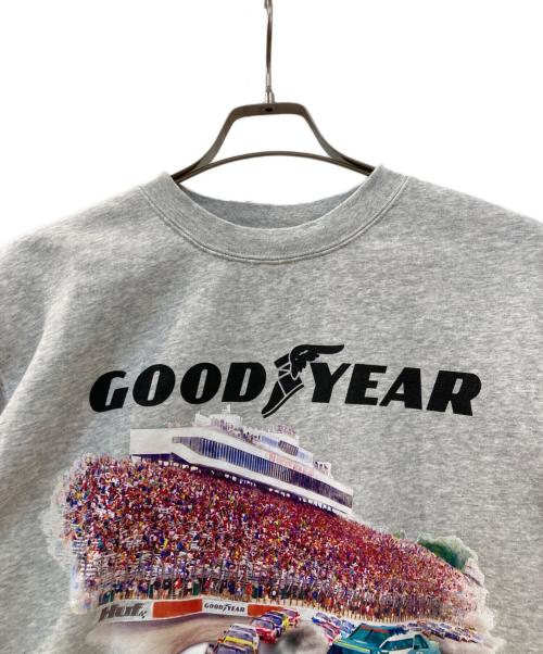 HUF（ハフ）HUF (ハフ) GOODYEAR (グッドイヤー) クルーネックスウェット グレー サイズ:Sの古着・服飾アイテム