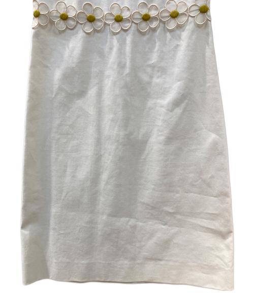 RED VALENTINO（レッドヴァレンティノ）RED VALENTINO (レッドヴァレンティノ) フラワーモチーフワンピース ホワイト サイズ:ーの古着・服飾アイテム