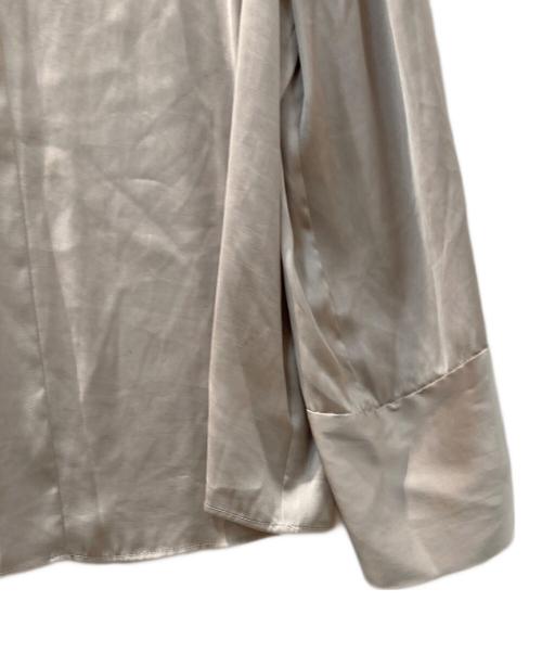 anuans（アニュアンス）anuans (アニュアンス) スキッパーネックフロントギャザーブラウス ベージュ サイズ:Freeの古着・服飾アイテム