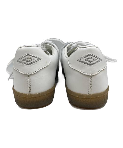 UMBRO（アンブロ）UMBRO (アンブロ) スニーカー ホワイト サイズ:24.5の古着・服飾アイテム