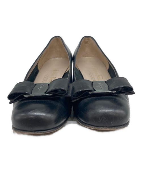 Salvatore Ferragamo（サルヴァトーレ フェラガモ）Salvatore Ferragamo (サルヴァトーレ フェラガモ) ヴァラパンプス ブラック サイズ:6の古着・服飾アイテム
