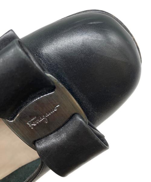 Salvatore Ferragamo（サルヴァトーレ フェラガモ）Salvatore Ferragamo (サルヴァトーレ フェラガモ) ヴァラパンプス ブラック サイズ:6の古着・服飾アイテム