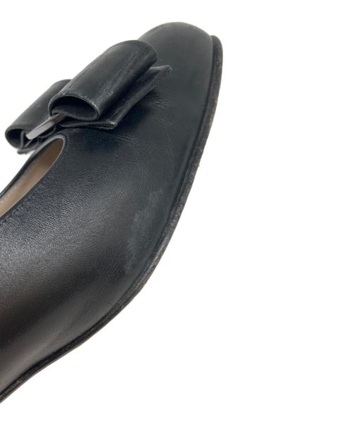 Salvatore Ferragamo（サルヴァトーレ フェラガモ）Salvatore Ferragamo (サルヴァトーレ フェラガモ) ヴァラパンプス ブラック サイズ:6の古着・服飾アイテム
