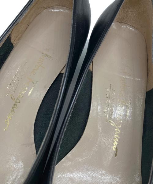 Salvatore Ferragamo（サルヴァトーレ フェラガモ）Salvatore Ferragamo (サルヴァトーレ フェラガモ) ヴァラパンプス ブラック サイズ:6の古着・服飾アイテム