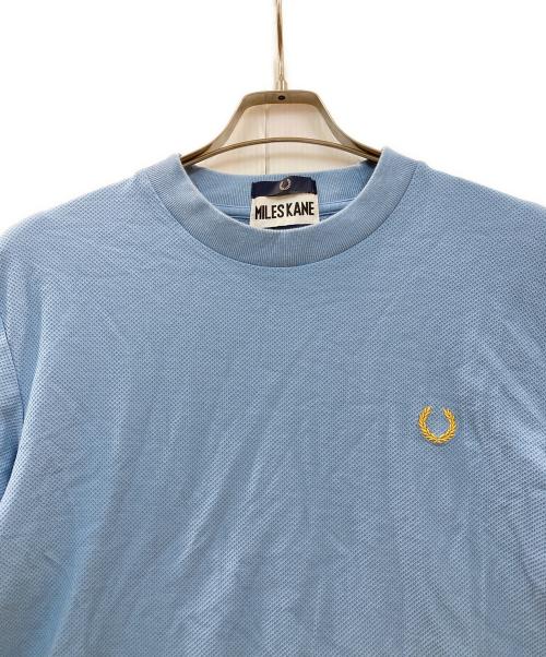 FRED PERRY（フレッドペリー）FRED PERRY (フレッドペリー) MILES KANE (マイルズ・ケイン) Tシャツ スカイブルー サイズ:Ⅼの古着・服飾アイテム