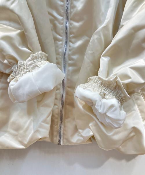 emmi atelier（エミアトリエ）emmi atelier (エミアトリエ) 撥水リブカラーバルーンデザインブルゾン アイボリー サイズ:1の古着・服飾アイテム
