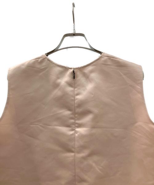 YOKO CHAN（ヨーコチャン）YOKO CHAN (ヨーコチャン) ノースリーブブラウス ベージュ サイズ:36の古着・服飾アイテム