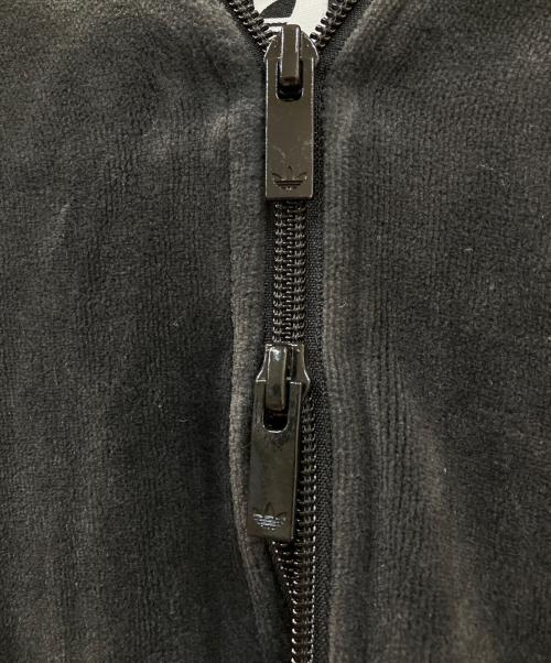 adidas（アディダス）adidas (アディダス) SST アディカラー ベロア トラックトップ グレー×ブラック サイズ:XLの古着・服飾アイテム