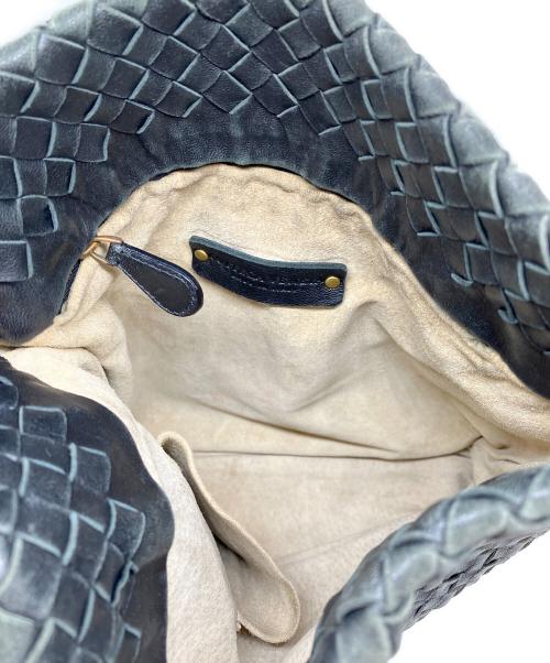 BOTTEGA VENETA（ボッテガベネタ）BOTTEGA VENETA (ボッテガベネタ) イントレチャートショルダーバッグ ブラックの古着・服飾アイテム