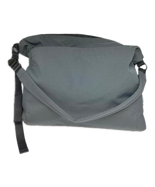 THE NORTHFACE PURPLELABEL（ザ・ノースフェイス パープルレーベル）THE NORTHFACE PURPLELABEL (ザ・ノースフェイス パープルレーベル) Field Shoulder Bag グレーの古着・服飾アイテム
