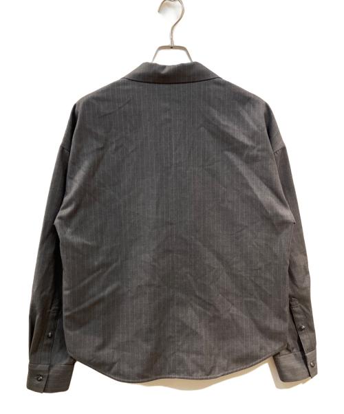 RIM.ARK（リムアーク）RIM.ARK (リムアーク) V cut relaxy SH Vカット リラクシー シャツ グレー サイズ:38の古着・服飾アイテム
