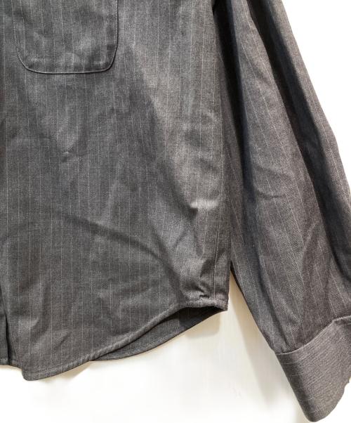 RIM.ARK（リムアーク）RIM.ARK (リムアーク) V cut relaxy SH Vカット リラクシー シャツ グレー サイズ:38の古着・服飾アイテム