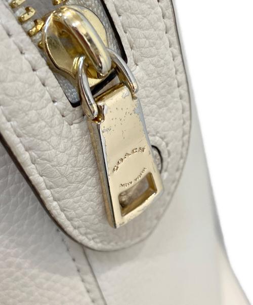 COACH（コーチ）COACH (コーチ) バッグ アイボリーの古着・服飾アイテム
