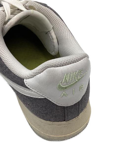 NIKE（ナイキ）NIKE (ナイキ) スニーカー グレー サイズ:US９の古着・服飾アイテム