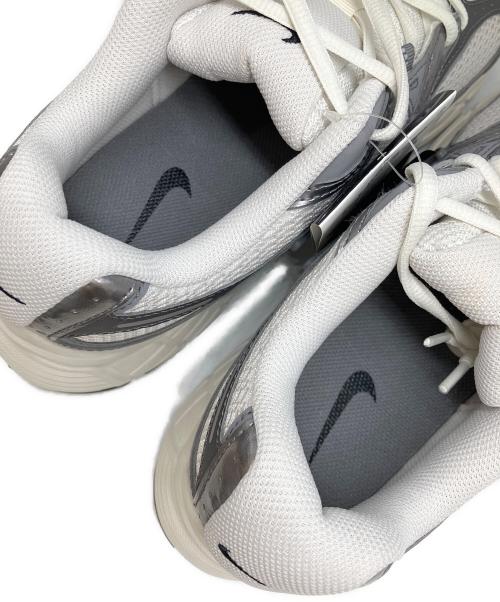 NIKE（ナイキ）NIKE (ナイキ) ローカットスニーカー グレー×ホワイト サイズ:27.5cmの古着・服飾アイテム