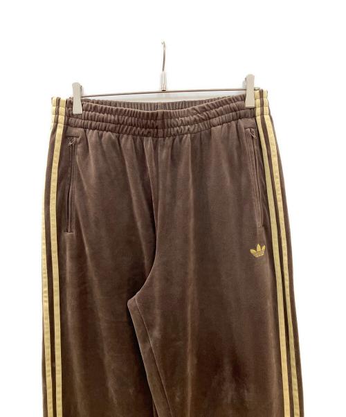 adidas（アディダス）adidas (アディダス) FIREBIRD VELOUR TRACK PANTS ブラウン サイズ:XLの古着・服飾アイテム