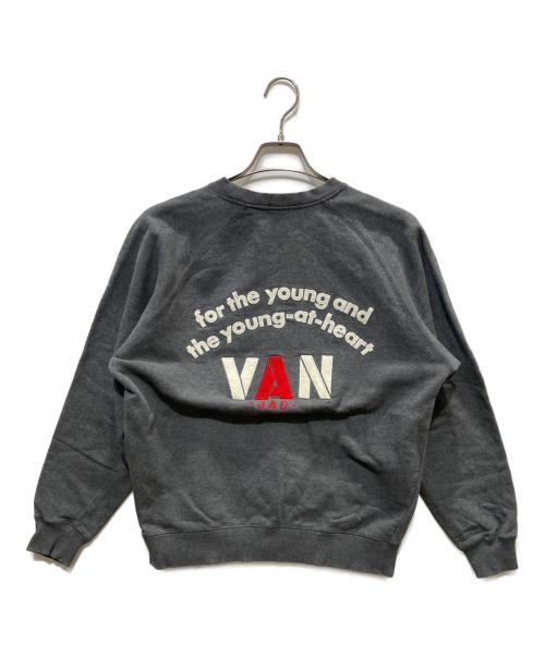 VAN（ヴァン）VAN (ヴァン) バックロゴワッペンスウェット グレー サイズ:Ｍの古着・服飾アイテム