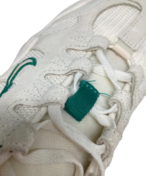 NIKE（ナイキ）NIKE (ナイキ) スニーカー アイボリー サイズ:23.5cmの古着・服飾アイテム