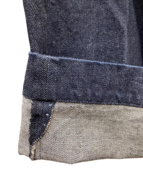 UNIVERSAL PRODUCTS.（ユニバーサルプロダクツ）UNIVERSAL PRODUCTS. (ユニバーサルプロダクツ) NO TUCK WIDE DENIM TROUSERS インディゴ サイズ:SIZE　3の古着・服飾アイテム