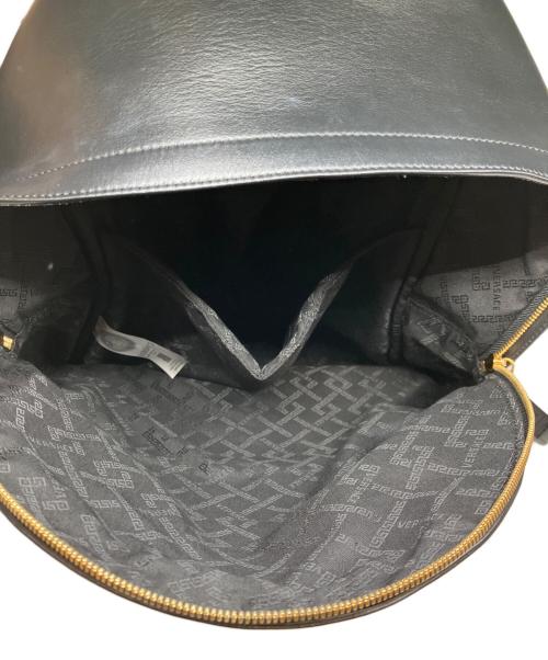 VERSACE（ヴェルサーチェ）VERSACE (ヴェルサーチェ) パッチレザーリュック ブラックの古着・服飾アイテム