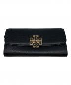 TORY BURCHトリーバーチ）の古着「ロゴバックルフラップロングウォレット」｜ブラック