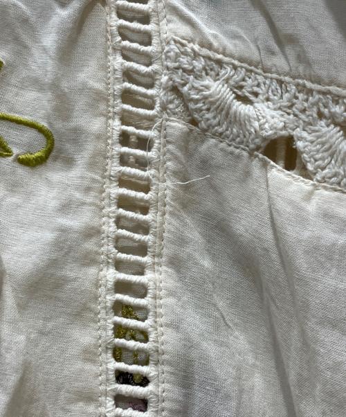 TODAYFUL（トゥデイフル）TODAYFUL (トゥデイフル) Embroidery Patchwork Shirts アイボリー サイズ:FREEの古着・服飾アイテム