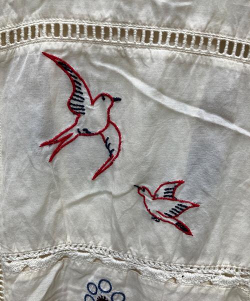 TODAYFUL（トゥデイフル）TODAYFUL (トゥデイフル) Embroidery Patchwork Shirts アイボリー サイズ:FREEの古着・服飾アイテム