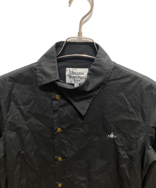 Vivienne Westwood（ヴィヴィアンウエストウッド）Vivienne Westwood (ヴィヴィアンウエストウッド) ワンポイントORBオジークラークシャツ ブラック サイズ:44の古着・服飾アイテム