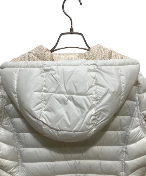 MICHAEL KORS（マイケルコース）MICHAEL KORS (マイケルコース) Chevron Logo Print Quilted Nylon Reversible Jacket ホワイト サイズ:XSの古着・服飾アイテム