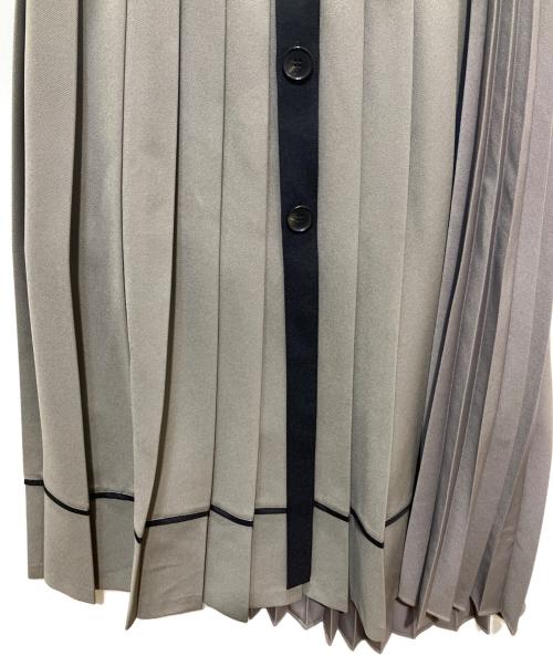 UNITED TOKYO（ユナイテッドトーキョー）UNITED TOKYO (ユナイテッドトーキョー) インバランスラインプリーツスカート グレー サイズ:1の古着・服飾アイテム