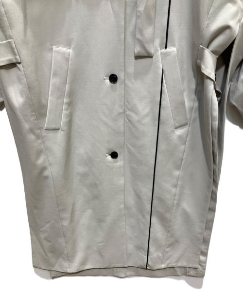 UNITED TOKYO（ユナイテッドトーキョー）UNITED TOKYO (ユナイテッドトーキョー) 2wayケープコート ベージュ サイズ:FREEの古着・服飾アイテム