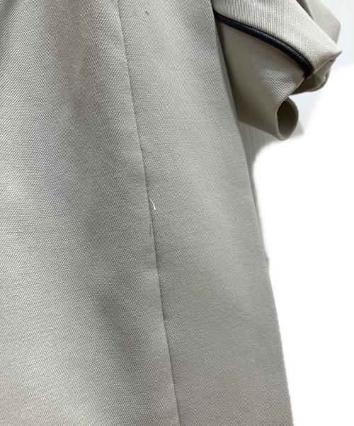 UNITED TOKYO（ユナイテッドトーキョー）UNITED TOKYO (ユナイテッドトーキョー) 2wayケープコート ベージュ サイズ:FREEの古着・服飾アイテム