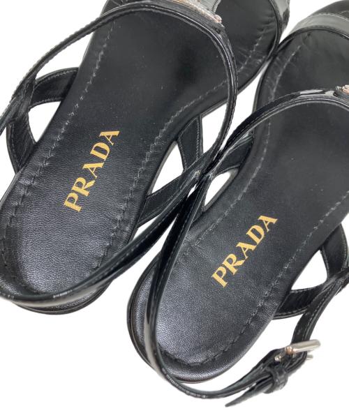 PRADA（プラダ）PRADA (プラダ) トライアングルロゴ パテントレザーサンダル ブラック サイズ:36.5の古着・服飾アイテム