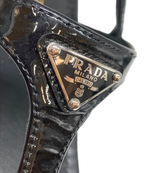 PRADA（プラダ）PRADA (プラダ) トライアングルロゴ パテントレザーサンダル ブラック サイズ:36.5の古着・服飾アイテム