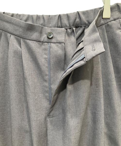 RIM.ARK（リムアーク）RIM.ARK (リムアーク) Many tuck volume PT グレー サイズ:SIZE　38の古着・服飾アイテム
