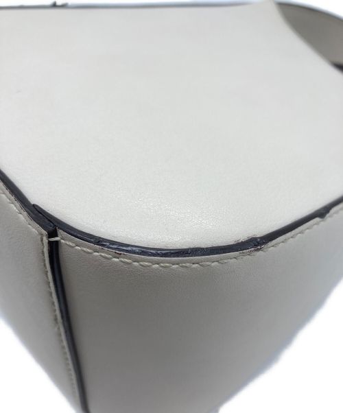 ORSETTO（オルセット）ORSETTO (オルセット) SLOPEハンドバッグ ホワイトの古着・服飾アイテム