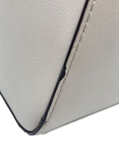 ORSETTO（オルセット）ORSETTO (オルセット) SLOPEハンドバッグ ホワイトの古着・服飾アイテム