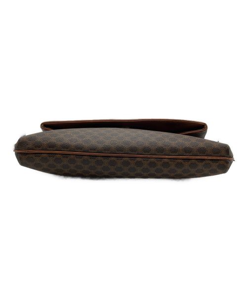 CELINE（セリーヌ）CELINE (セリーヌ) マカダムフラップクラッチバッグ ブラウンの古着・服飾アイテム