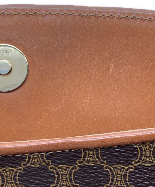 CELINE（セリーヌ）CELINE (セリーヌ) マカダムフラップクラッチバッグ ブラウンの古着・服飾アイテム