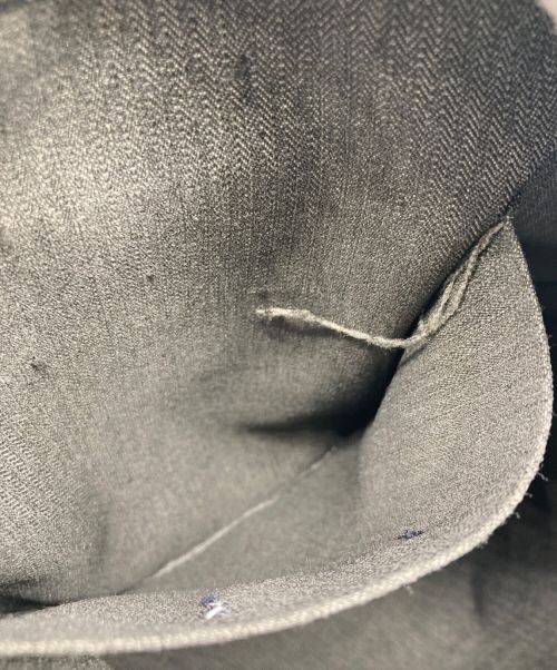 kurashi&trips publishing（クラシアンドトリップス パブリッシング）KURASHI&Trips PUBLISHING (クラシアンドトリップス パブリッシング) スエードワンショルダーバッグ カーキの古着・服飾アイテム