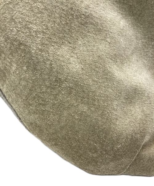 kurashi&trips publishing（クラシアンドトリップス パブリッシング）KURASHI&Trips PUBLISHING (クラシアンドトリップス パブリッシング) スエードワンショルダーバッグ カーキの古着・服飾アイテム