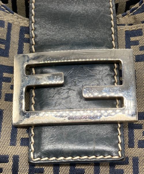 FENDI（フェンディ）FENDI (フェンディ) マンマバケットショルダーバッグ カーキの古着・服飾アイテム