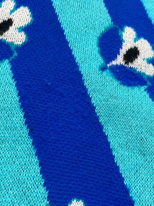 MM6 Maison Margiela（エムエムシックスメゾンマルジェラ）MM6 Maison Margiela (エムエムシックス メゾンマルジェラ) フラワーデザインショートスリーブニット ブルー サイズ:Mの古着・服飾アイテム