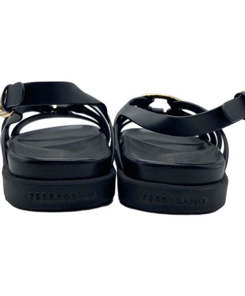 Ferragamo（フェラガモ）Ferragamo (フェラガモ) ガンチーニストラップサンダル ブラック サイズ:6の古着・服飾アイテム