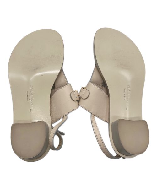 Salvatore Ferragamo（サルヴァトーレ フェラガモ）Salvatore Ferragamo (サルヴァトーレ フェラガモ) ガンチーニ サンダル ベージュ サイズ:6の古着・服飾アイテム