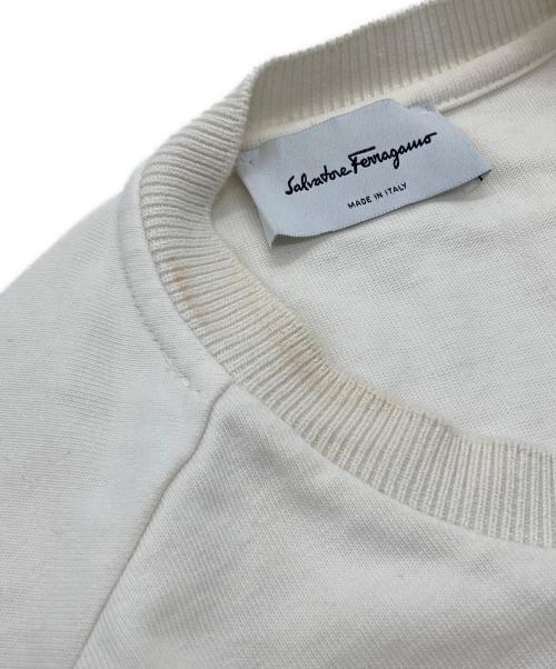 Salvatore Ferragamo（サルヴァトーレ フェラガモ）Salvatore Ferragamo (サルヴァトーレ フェラガモ) ロゴカットTシャツ ホワイト サイズ:Sの古着・服飾アイテム