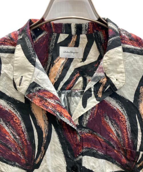 Salvatore Ferragamo（サルヴァトーレ フェラガモ）Salvatore Ferragamo (サルヴァトーレ フェラガモ) フローラルシャツ ベージュ×ボルドー サイズ:40の古着・服飾アイテム